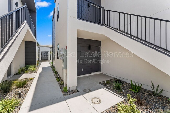 Building Photo - 5256 Adams Ave