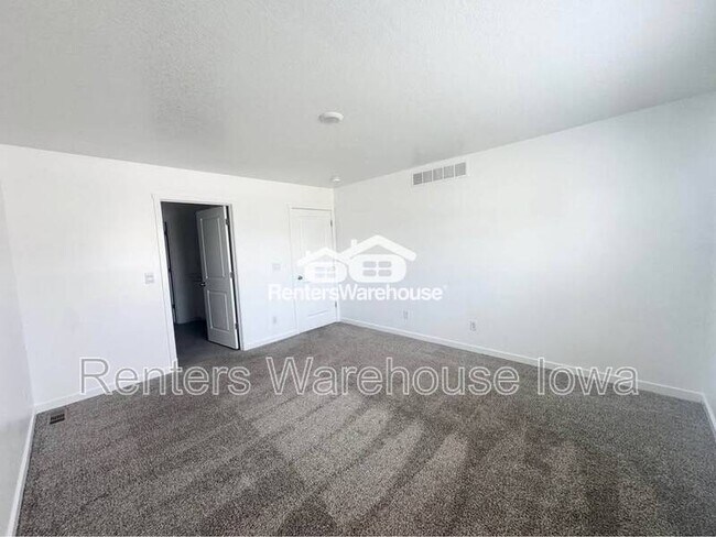 Building Photo - 4195 Cheyenne Ct