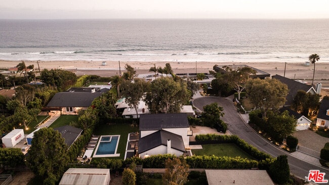 Building Photo - 6450 Surfside Way