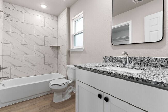 Building Photo - 804 White Meadow Ln