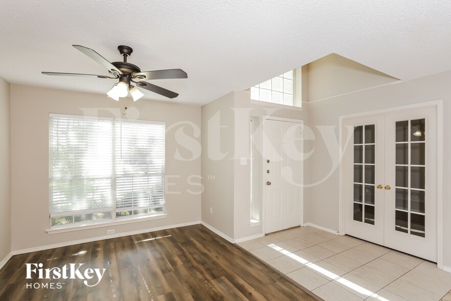 Building Photo - 1146 Finch Cir
