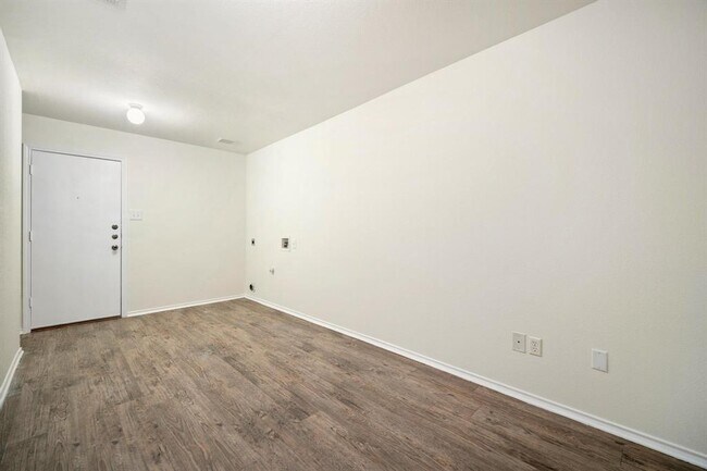 Building Photo - 11112 Chatam Berry Ln