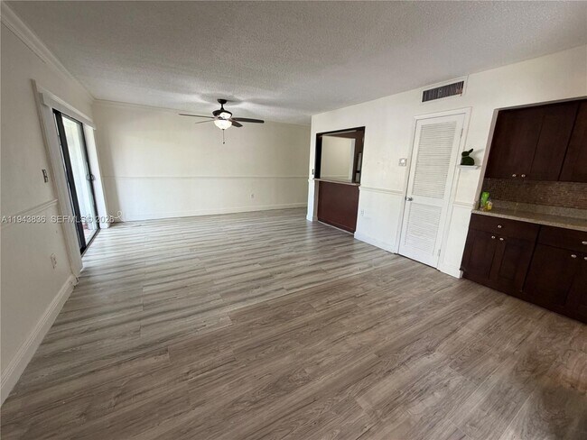 Building Photo - 3582 NE 171 St