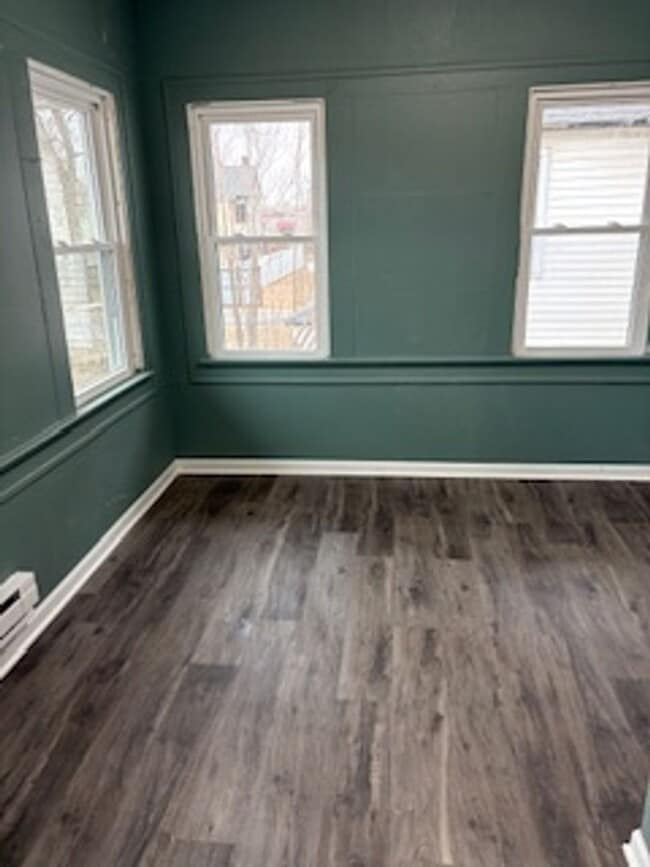 Building Photo - 303 Franklin St