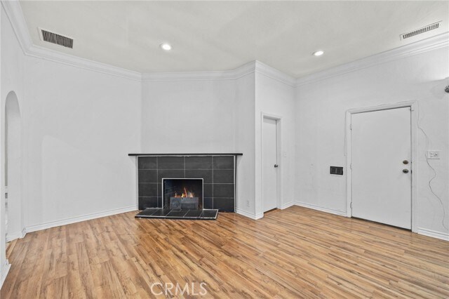 Building Photo - 10250 Western Ave