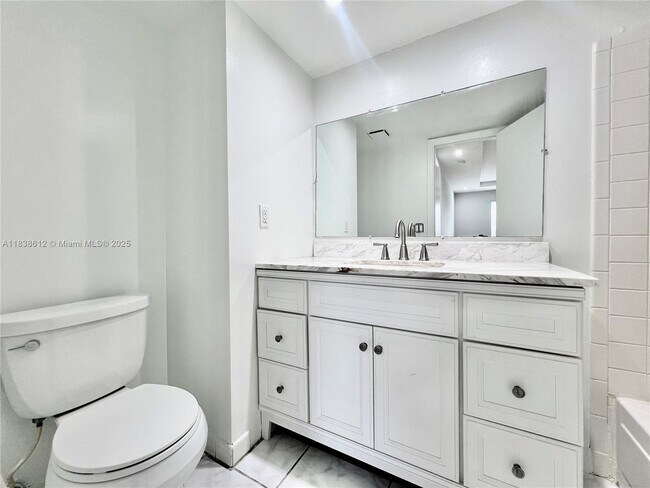 Building Photo - 8450 Lagos De Campo Blvd