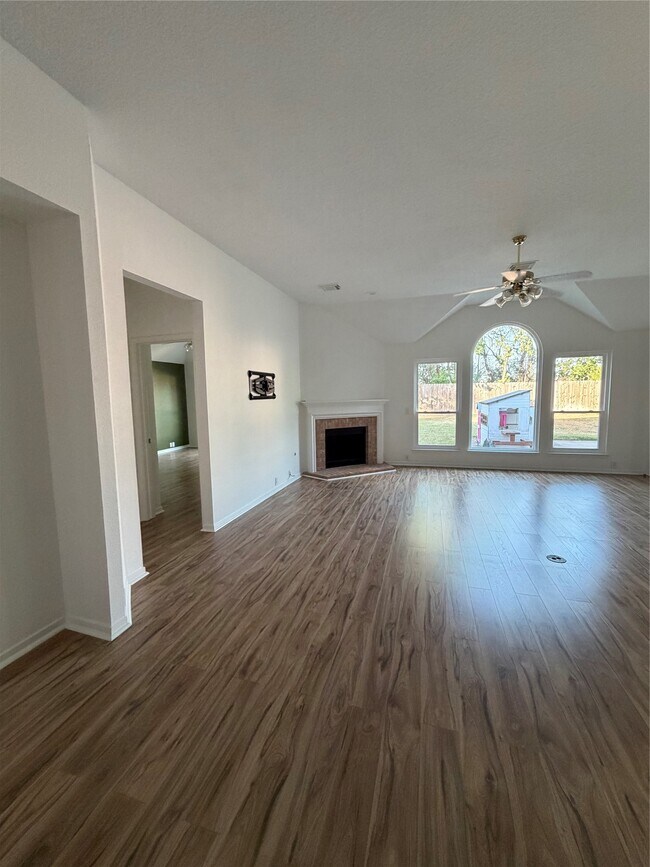 Building Photo - 19026 N Canyon Dr