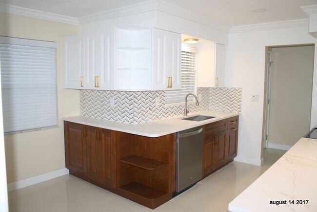 Building Photo - Charming 3 bedroom 2 bath in North Clearwa...