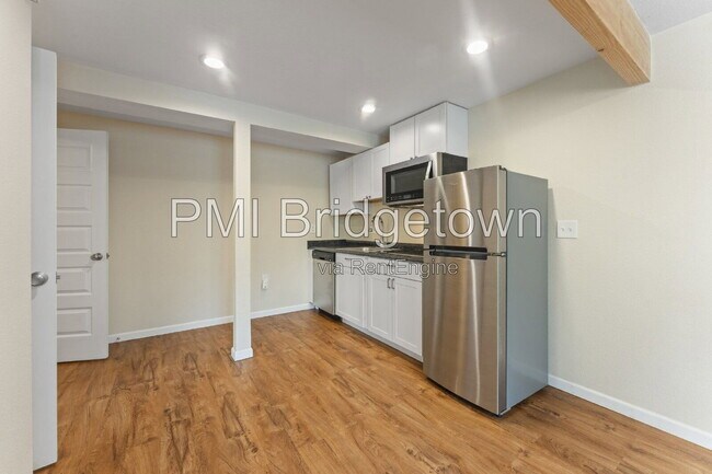 Building Photo - 1115 13th St