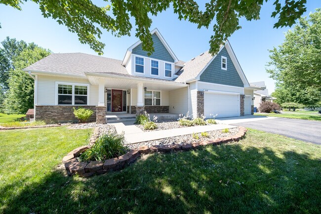 Building Photo - 16549 Dodd Ln