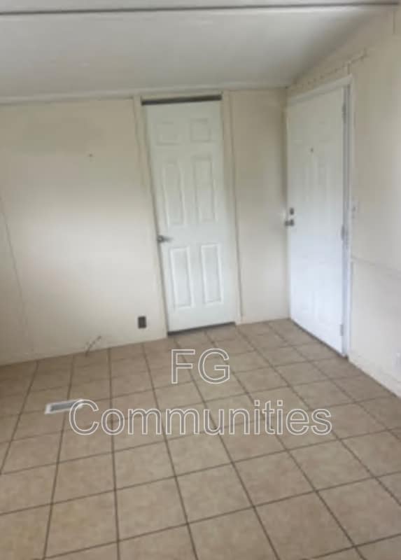 Building Photo - 23 Country Village Dr