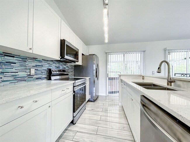 Building Photo - 2887 SW Ann Arbor Rd