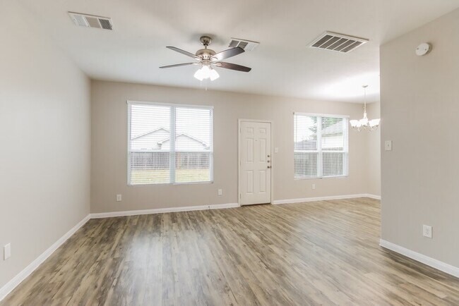 Building Photo - 10122 Berrypatch Ln