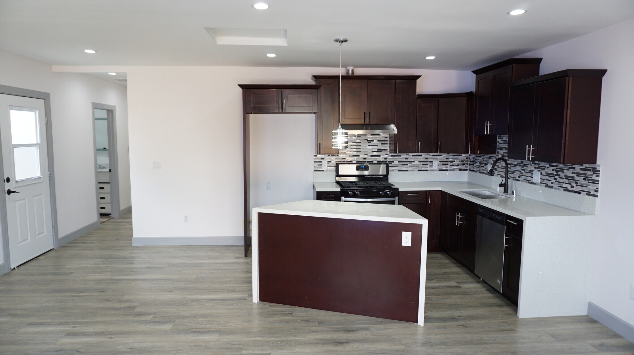 Building Photo - 10065 Arleta Ave