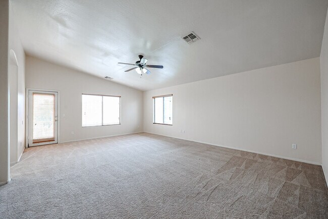Building Photo - Beautiful 7 bedroom