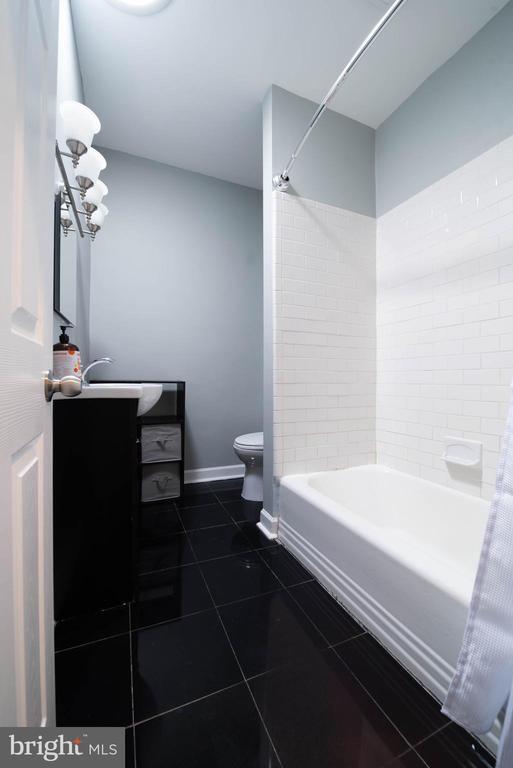 Building Photo - 4119 Falls Rd