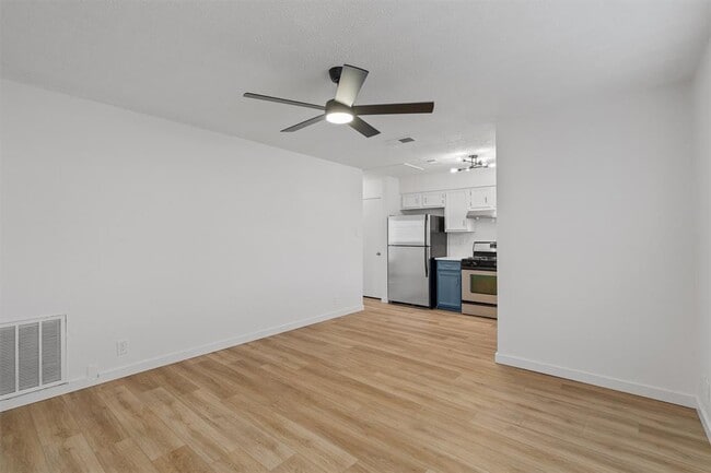 Building Photo - 5700 Cherry Park