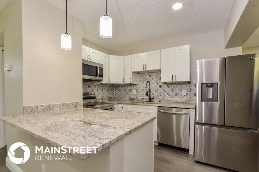 Building Photo - 983 N Waycross Cir