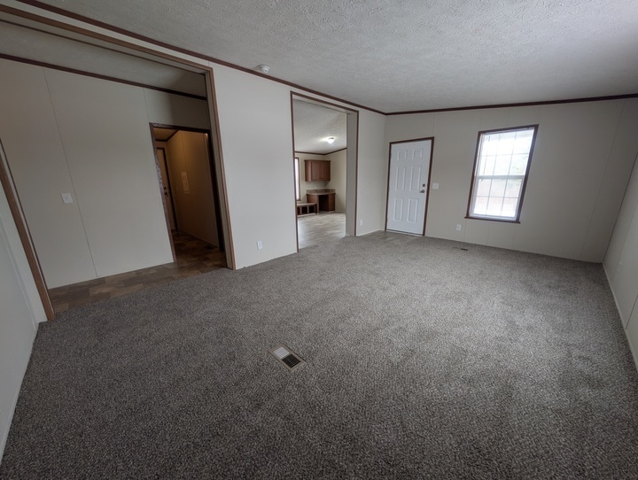 Building Photo - 15843 Charlemagne Ave W