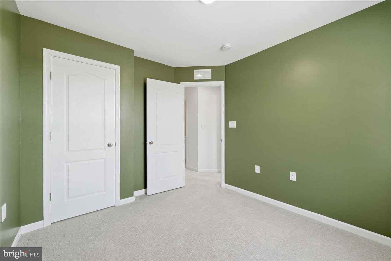 Building Photo - 658 Thumper Dr