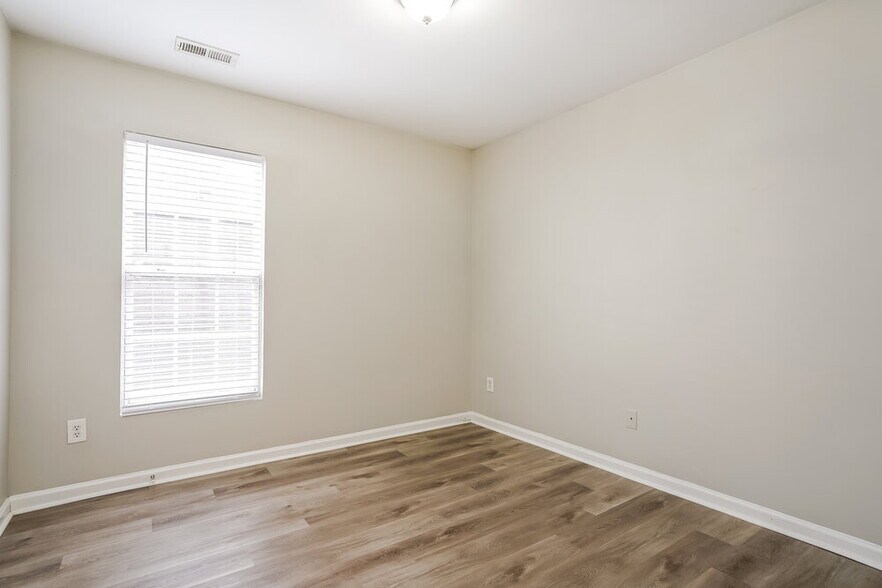 Building Photo - 2014 Gushing Dr