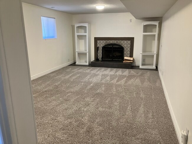 Building Photo - 6531 S Albion Way