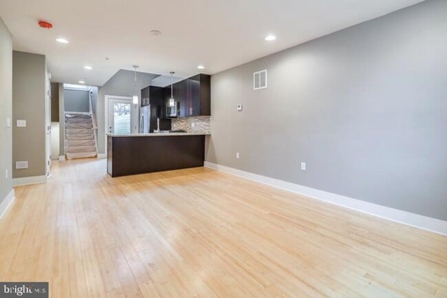 Building Photo - Fishtown Townhome