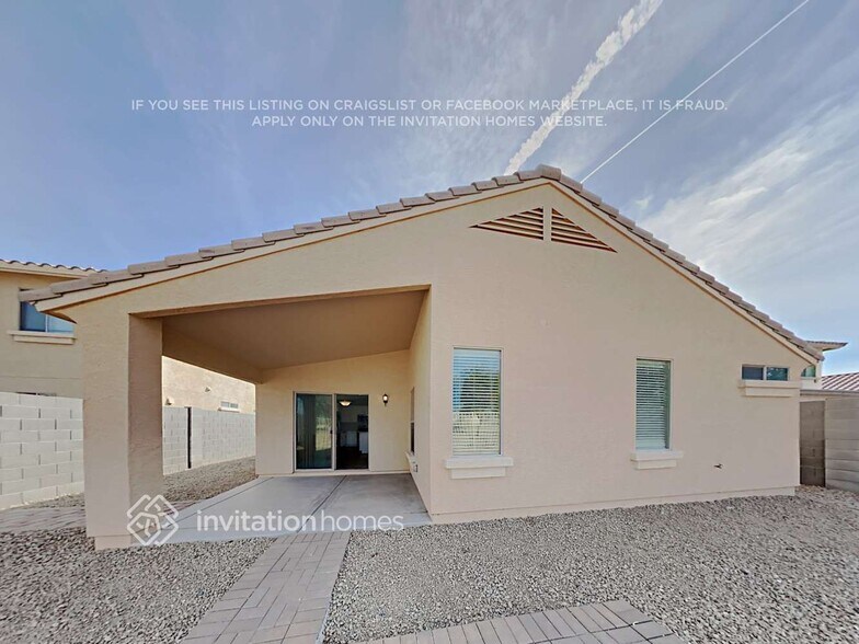 Building Photo - 552 S 167th Ln