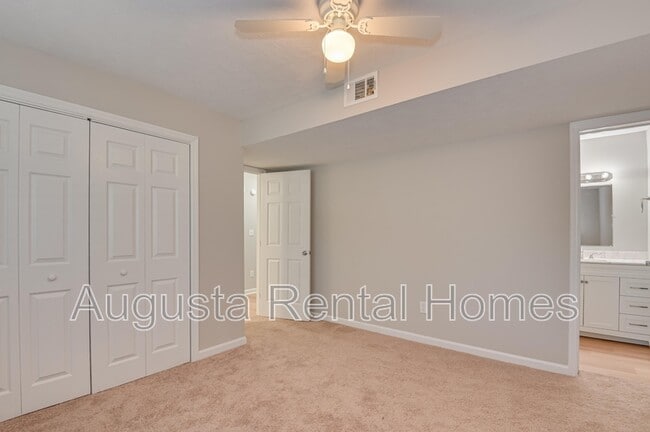 Building Photo - 2806 Thomas Ln