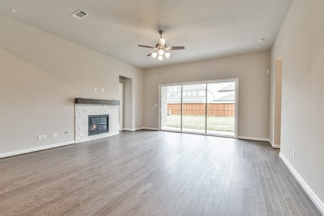 Building Photo - 27124 Regal Scott Dr