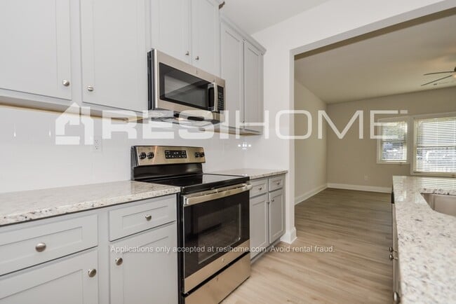 Building Photo - 3038 Faireno Pl