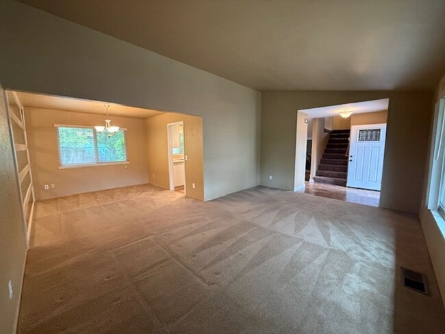 Building Photo - OPEN HOUSE this Wednesday 5pm-6:30pm - Private Redwood Setting | 4BR Home with Family Room, Bar &...