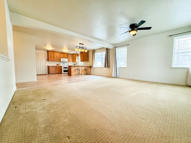 Building Photo - 130 N 400 E