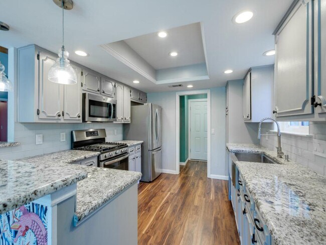 Building Photo - 2404 N Shields Dr