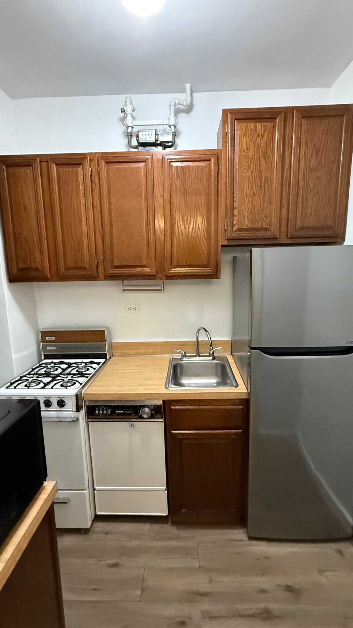 Building Photo - 221 E 76th St