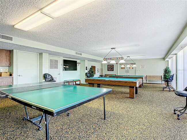 Building Photo - 1 Key Capri