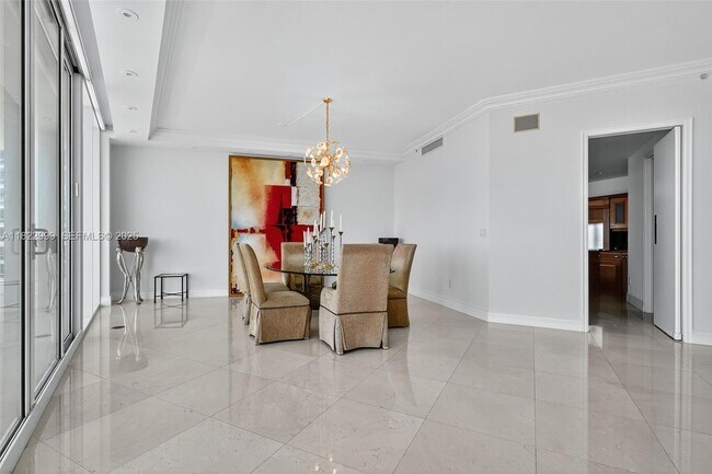 Building Photo - 20155 NE 38th Ct