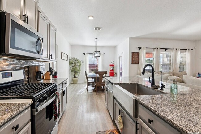 Building Photo - 13030 Vista Holw