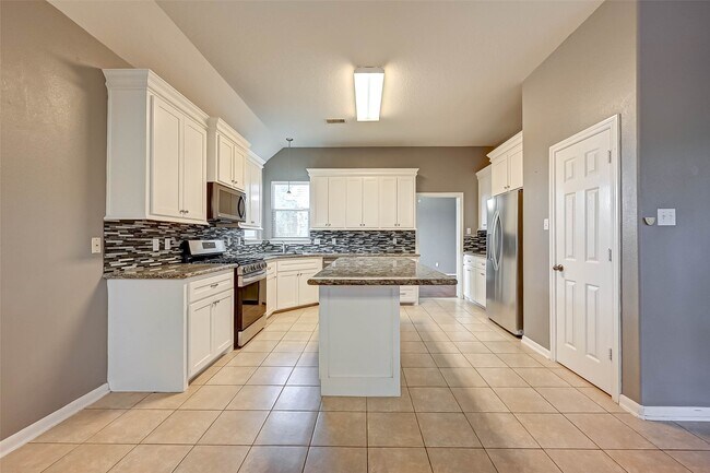 Building Photo - 987 Arbor Crossing