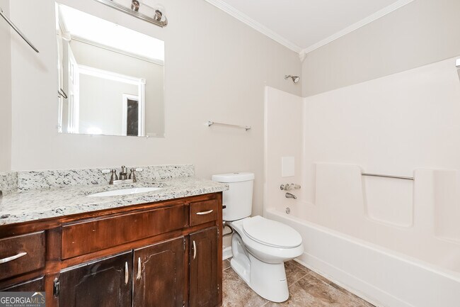 Building Photo - 208 Wildwood Dr