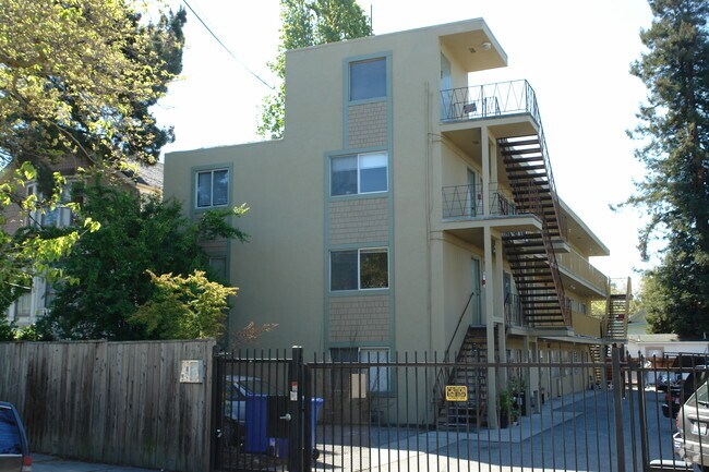 Primary Photo - 1734 Blake St