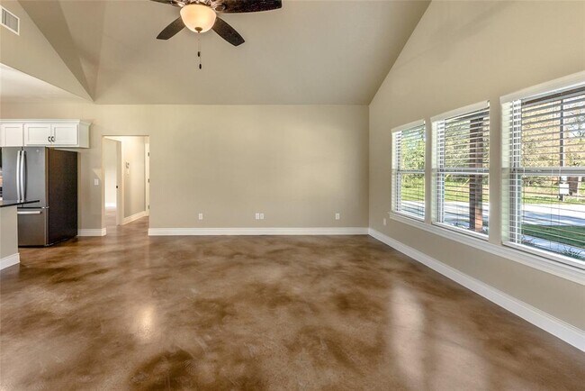 Building Photo - 123 Kikipua