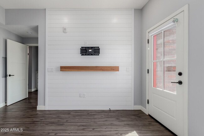 Building Photo - 475 N 9th St