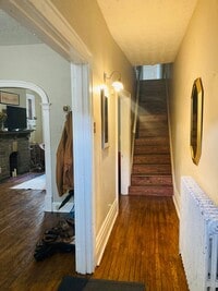 Building Photo - Beautiful Townhome on Quiet Street in the ...