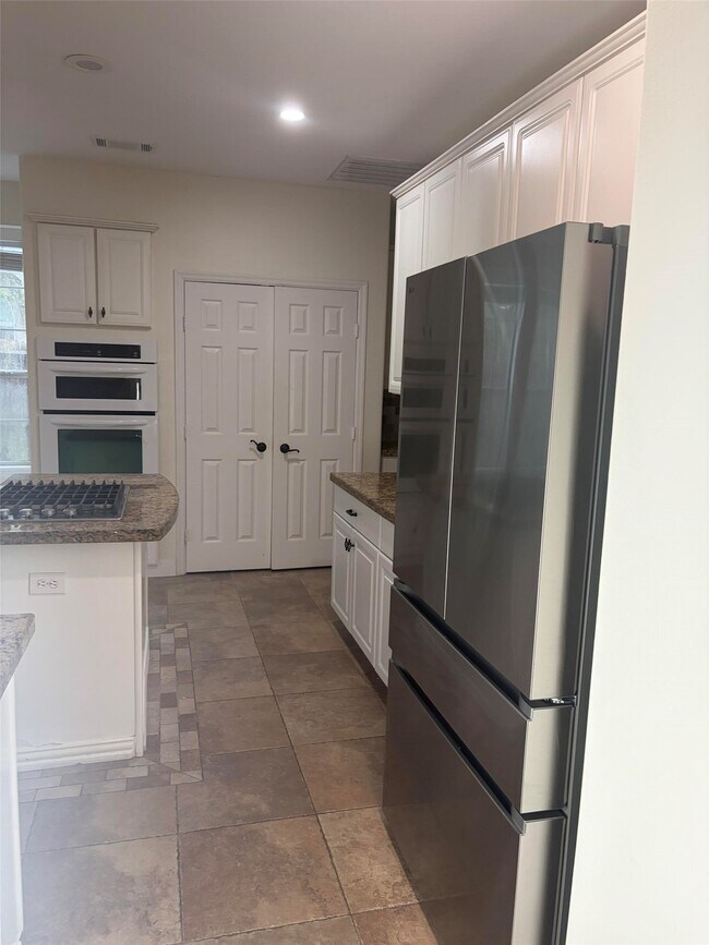 Building Photo - 22 E Sterling Pond Cir