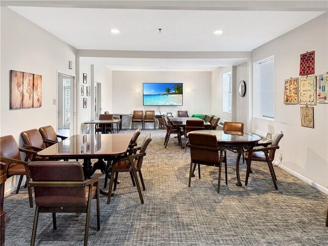 Building Photo - 475 Mount Vernon Hwy NE