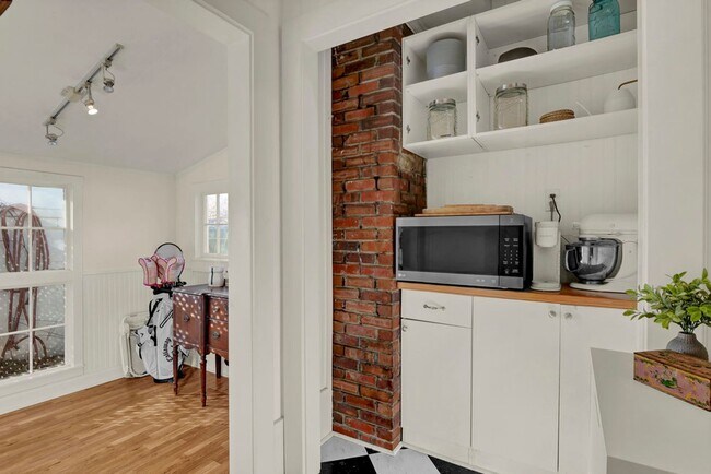 Building Photo - Gorgeous Historic Home in Downtown Wilmington