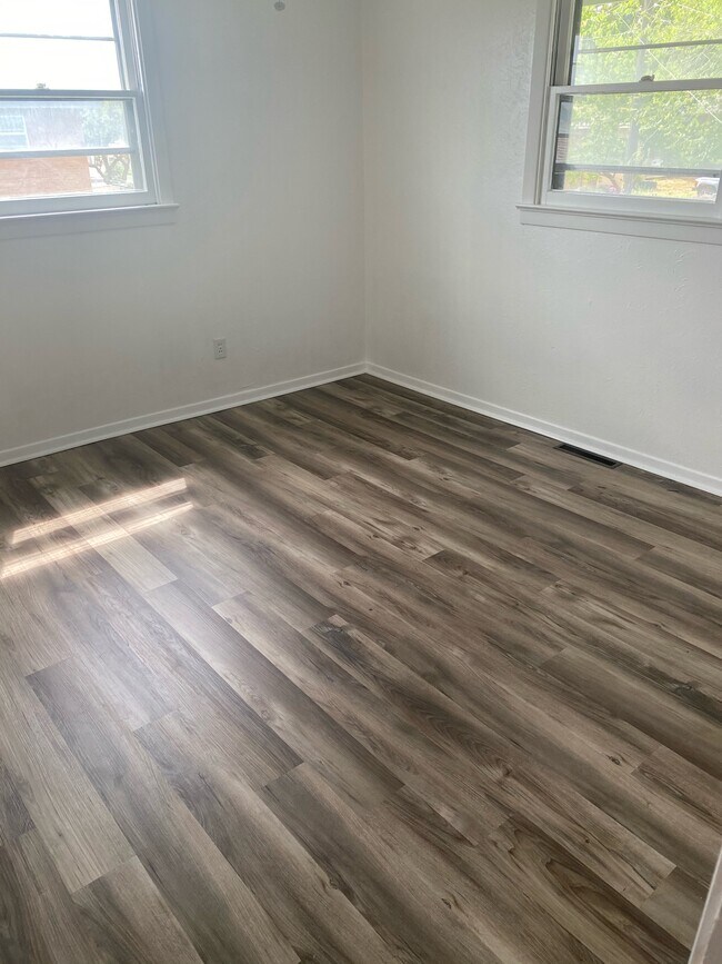 Building Photo - 2775 B Rd