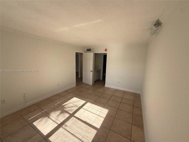 Building Photo - 10875 SW 112th Ave