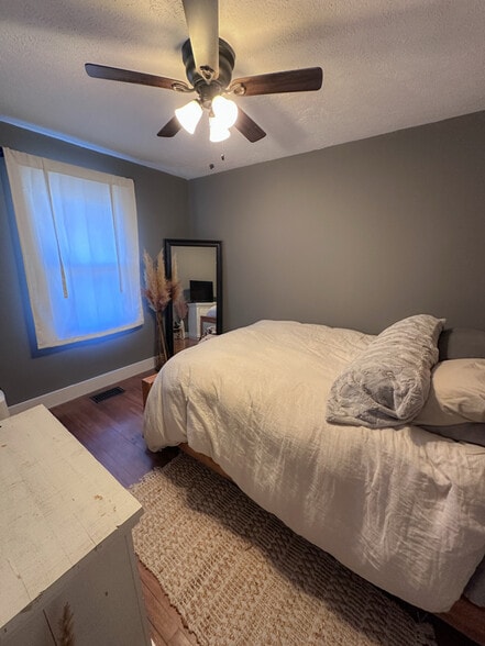 Building Photo - 222 S Vine St